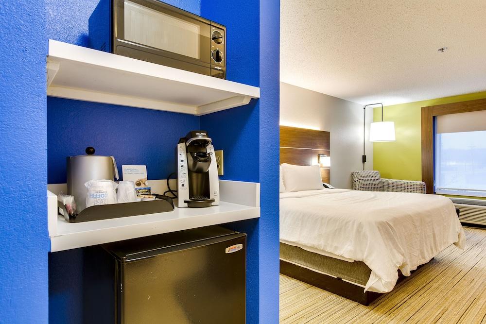 Holiday Inn Express Vincennes by IHG photo 17
