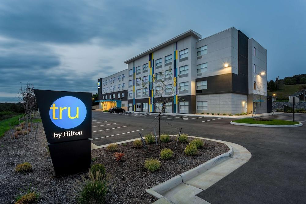 Tru by Hilton Radford, VA photo 25