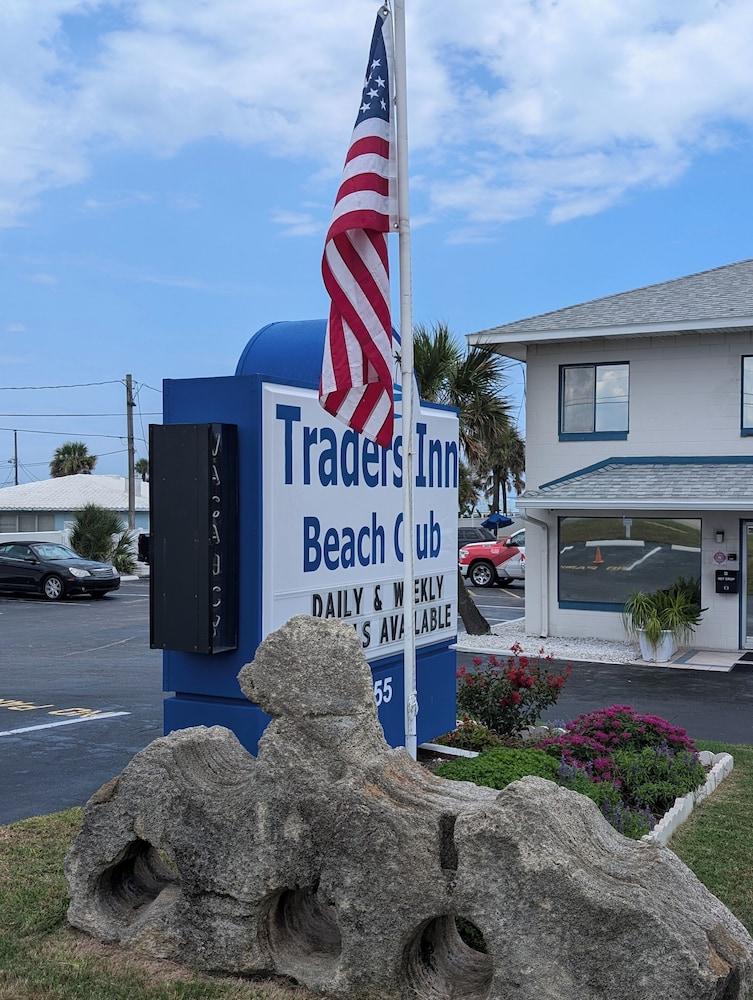 Traders Inn Beach Club photo 26