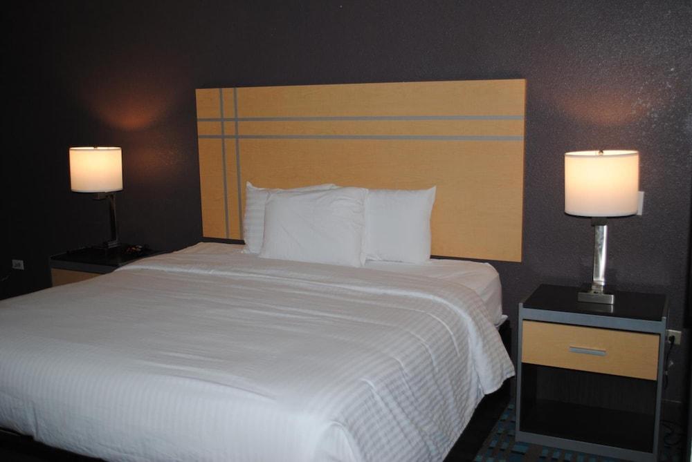 Studio 6 Amarillo, TX – West Medical Center photo 22