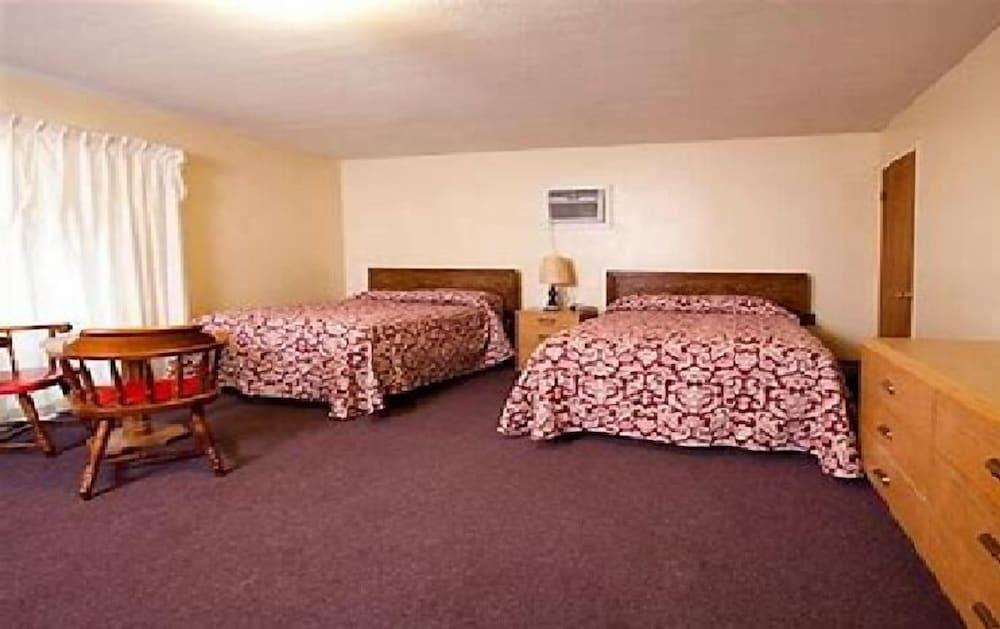 Charlie's Motel photo 14