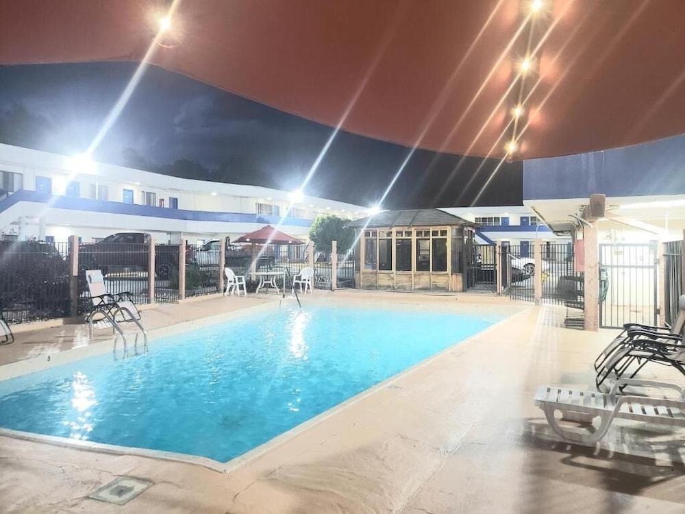 Motel 6 Canon City, CO photo 8