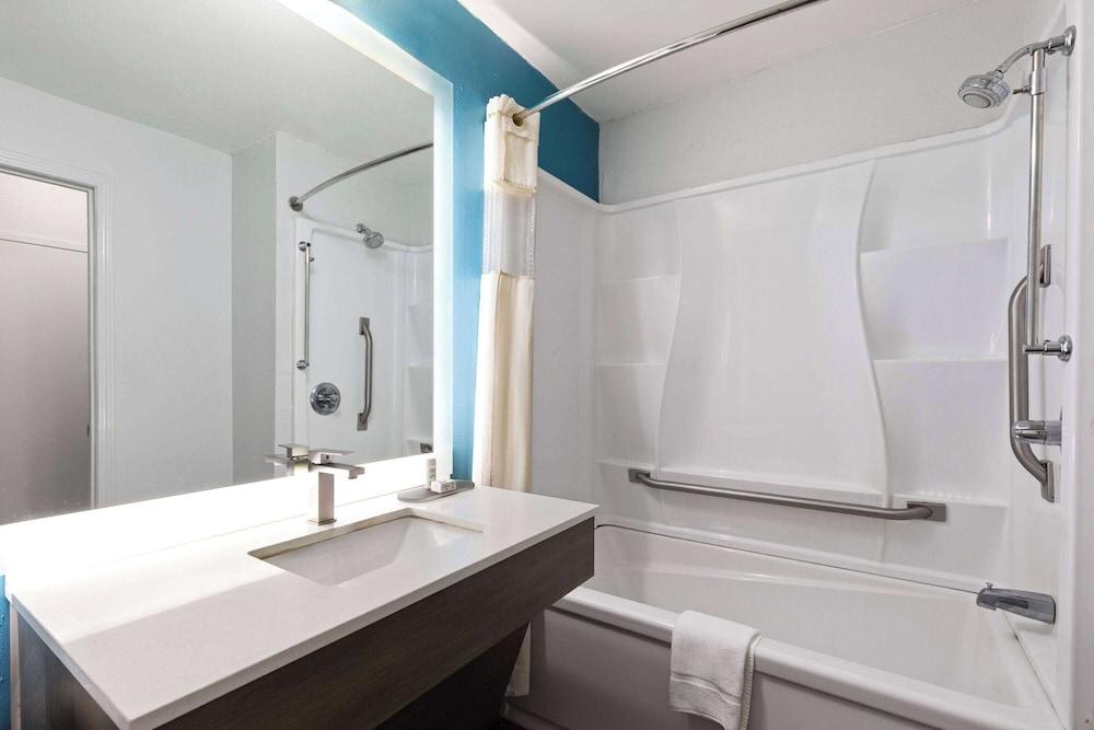 MainStay Suites Decatur River City photo 21