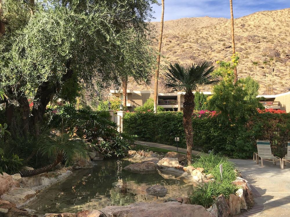 GetAways at Palm Springs Tennis Club photo 15
