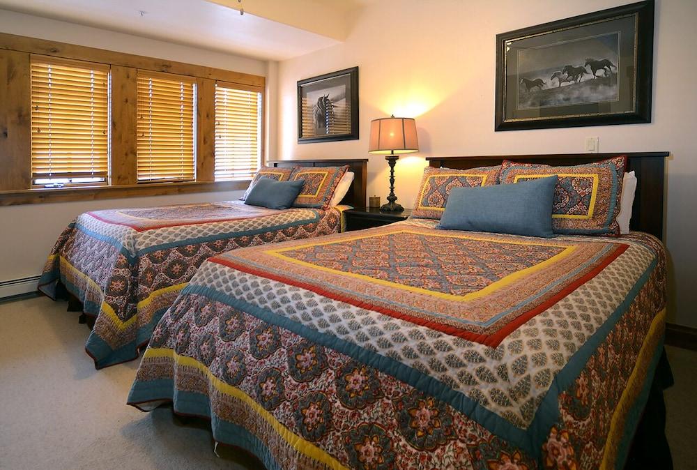 WestWall Lodge photo 37