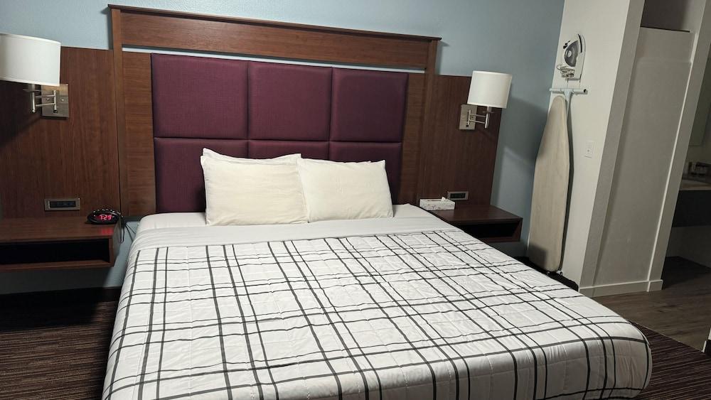 Morgan Inn And Suites photo 53