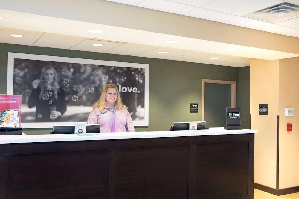 Hampton Inn Big Rapids photo 10