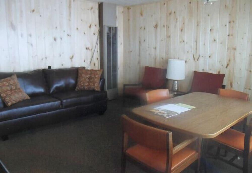 Dixon Lake Resort photo 3