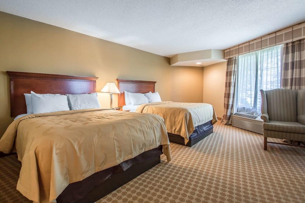 Quality Inn & Suites East Troy I-43 photo 15