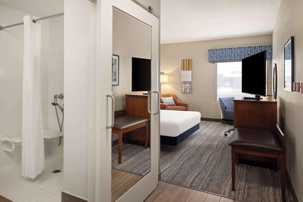 Hampton Inn Minneapolis NW Maple Grove photo 3