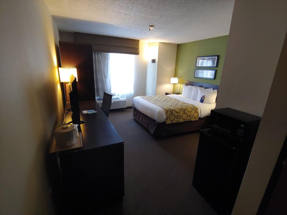 Baymont by Wyndham Fort Collins photo 8