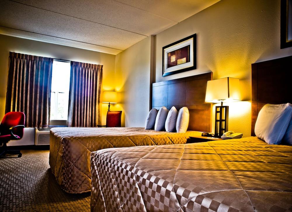Landmark Inn Fort Liberty photo 12