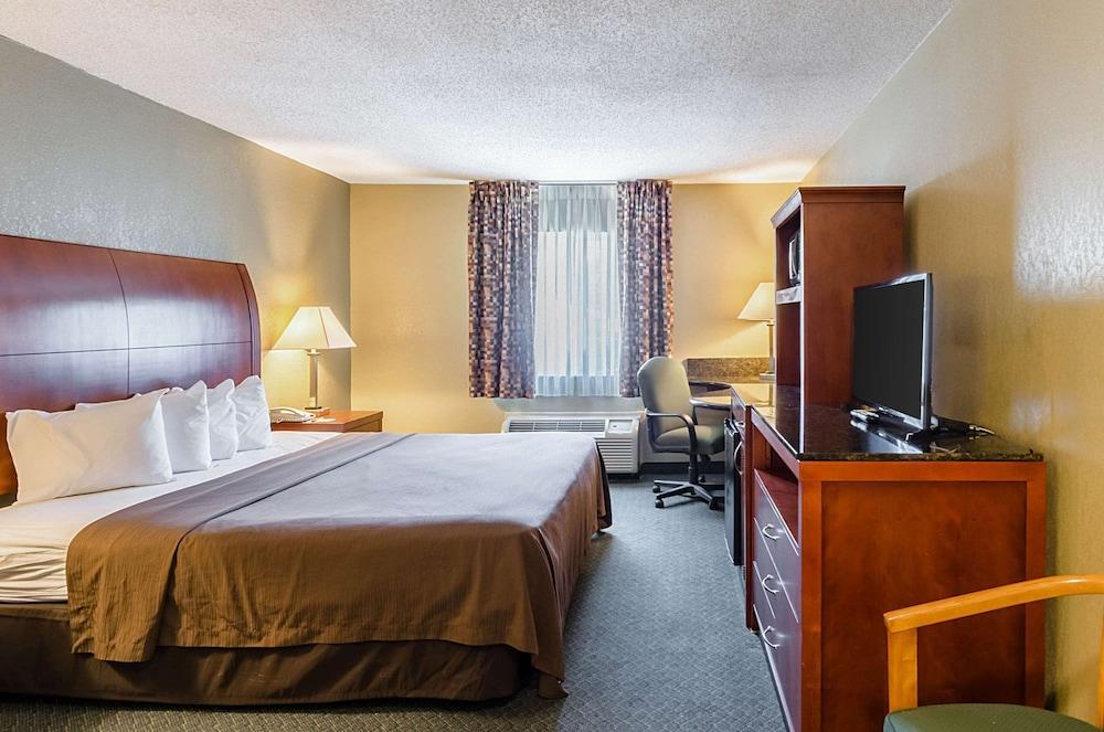 Quality Inn Chicopee - Springfield photo 11