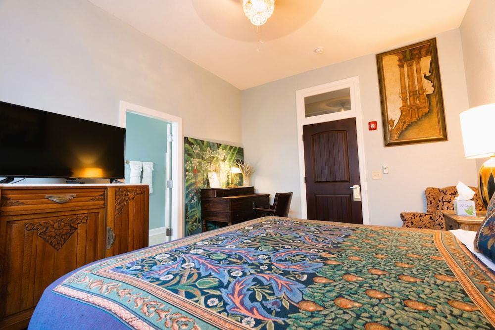 Oak Tree Hotel photo 28
