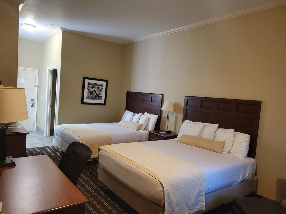 Cotulla Whitten Inn photo 18