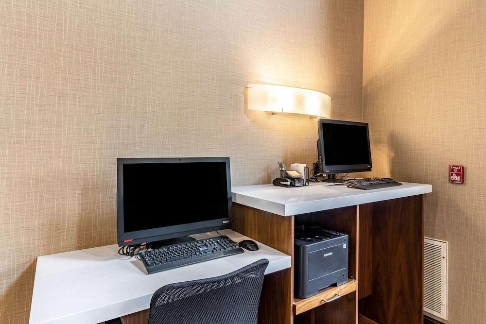 TownePlace Suites by Marriott Portland Airport photo 17