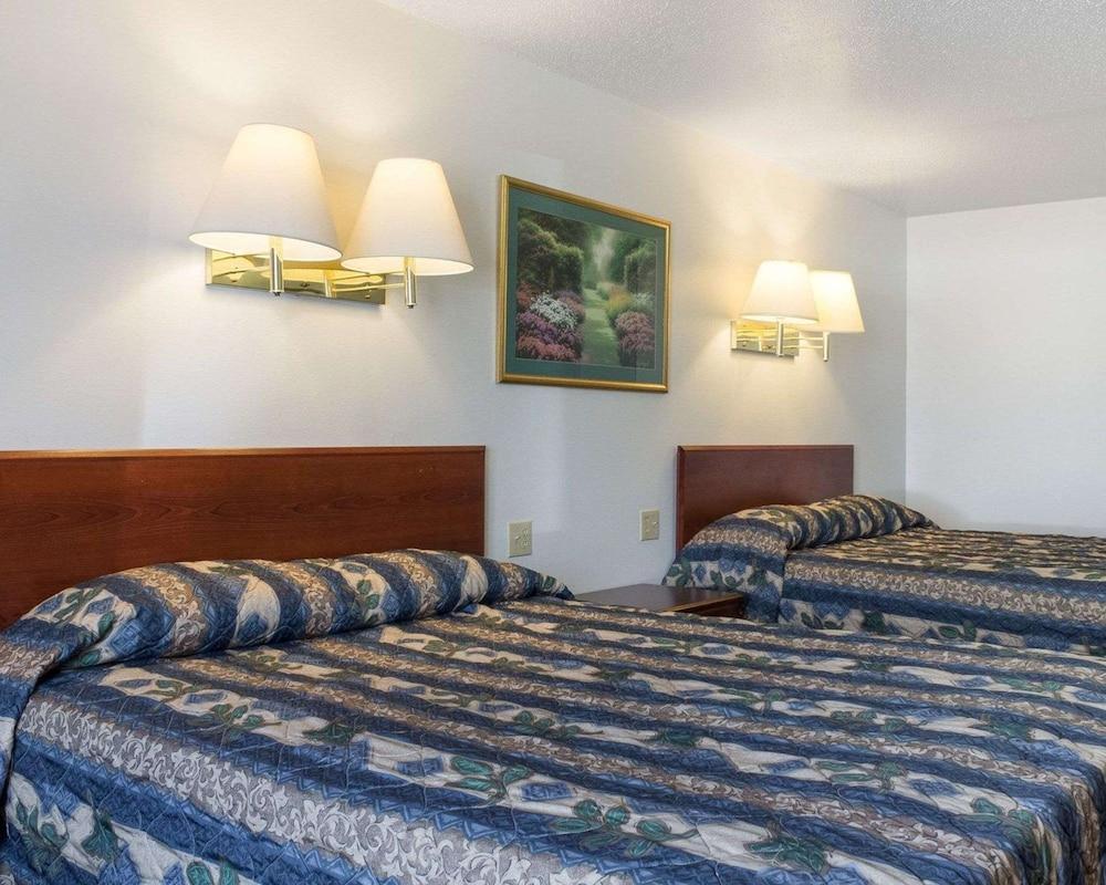 Rodeway Inn West Fargo Main Ave. photo 3