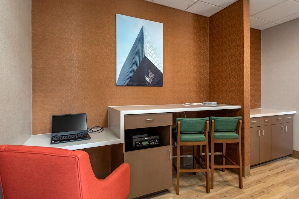 Comfort Suites Colorado Springs East -Medical Center Area photo 69