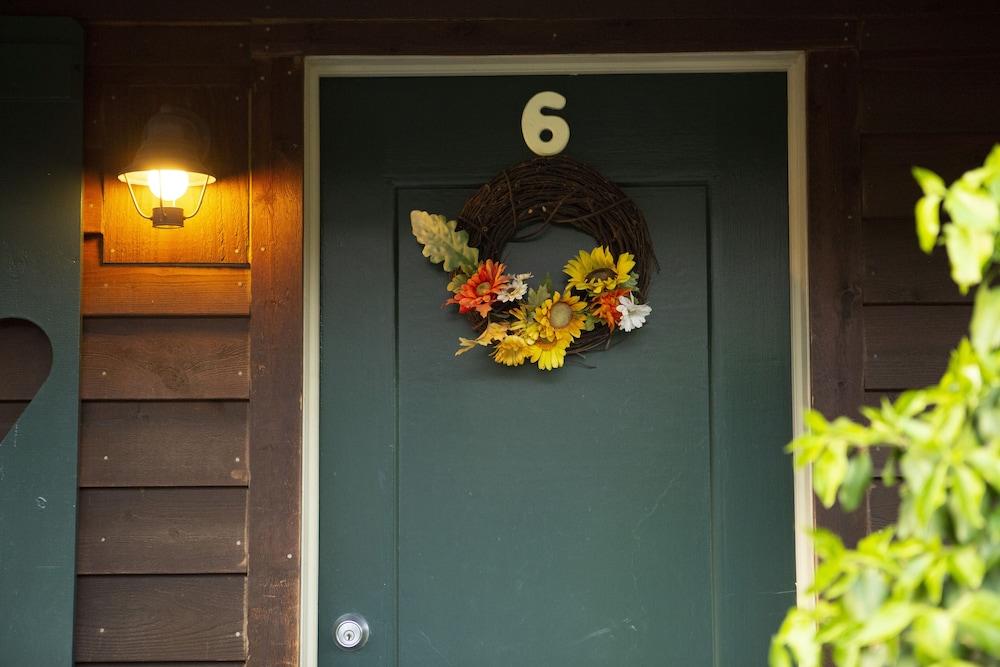 The Chimney Rock Inn & Cottages photo 77