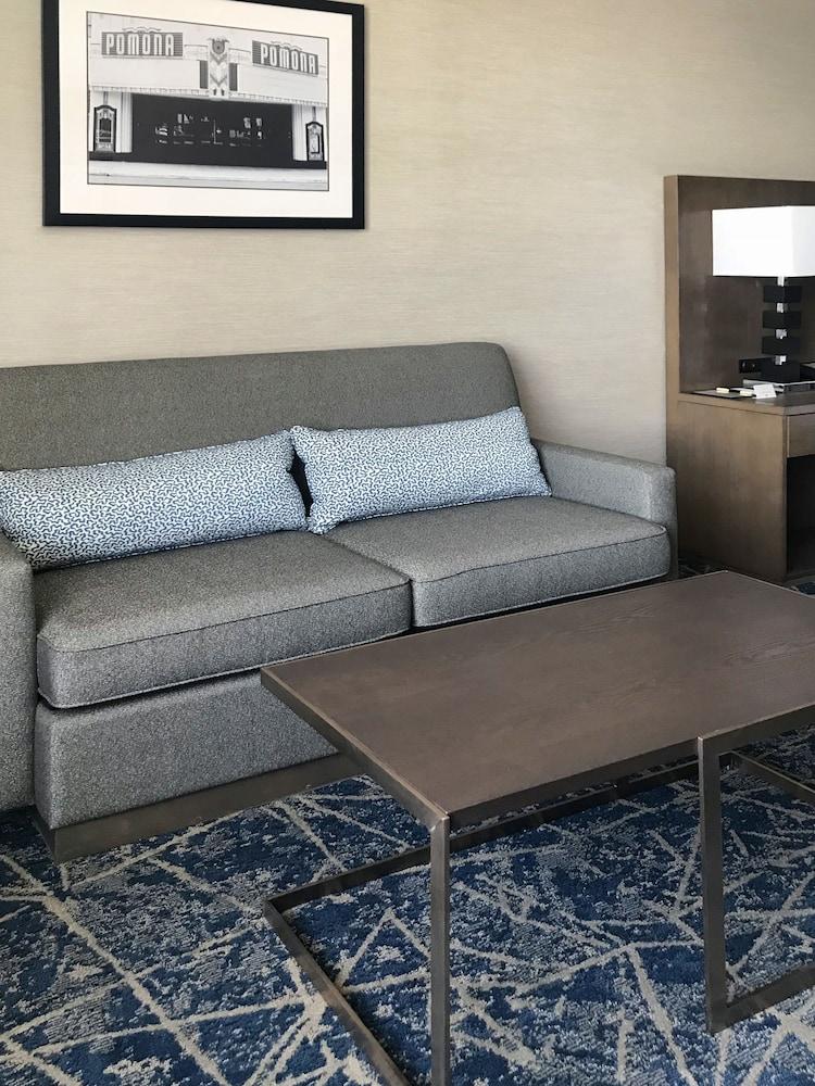 DoubleTree by Hilton Pomona photo 10