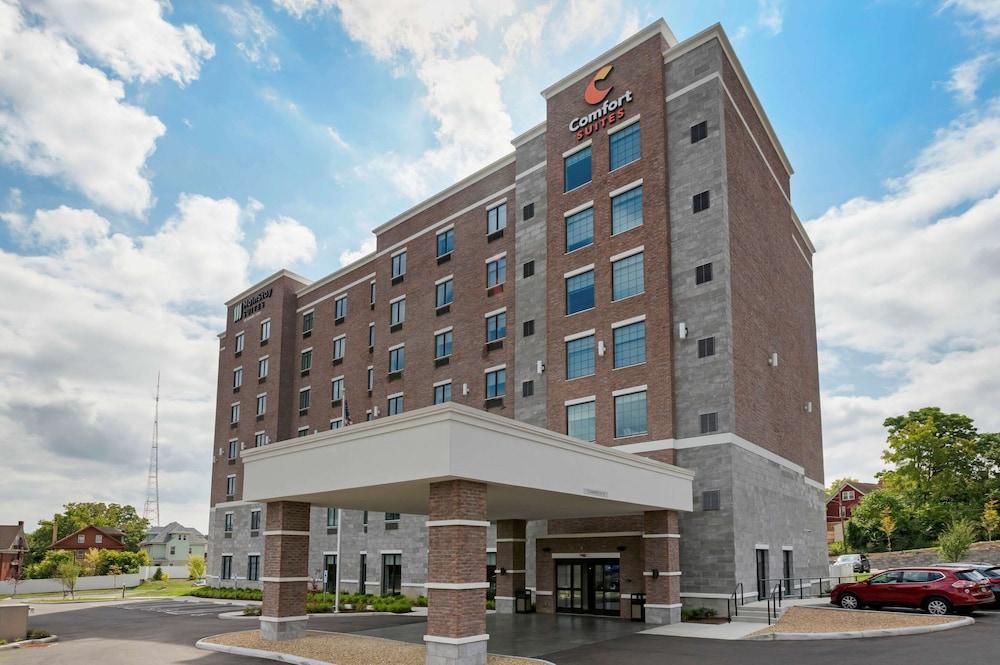 Comfort Suites Cincinnati University - Downtown photo 1
