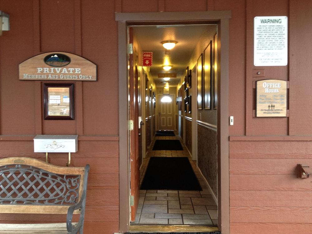 Beachcomber Inn photo 2