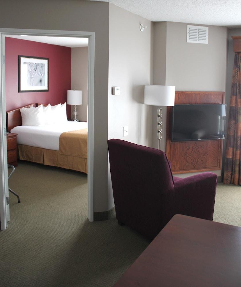 GrandStay Hotel & Suites photo 11
