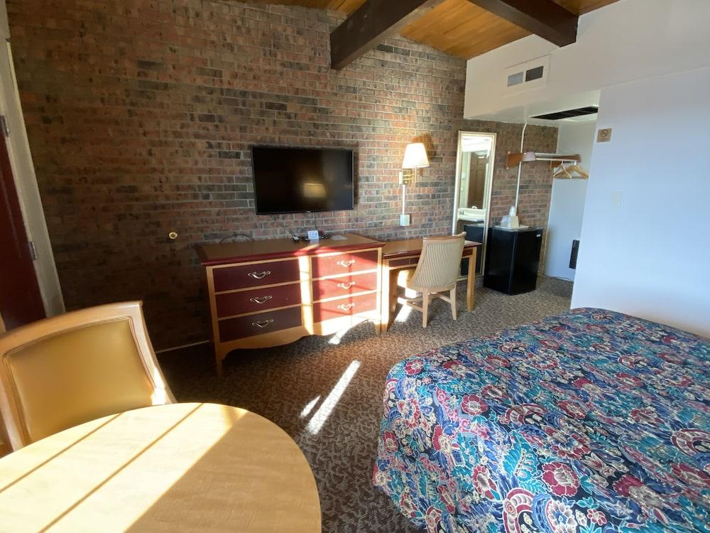 Dunes Inn photo 17