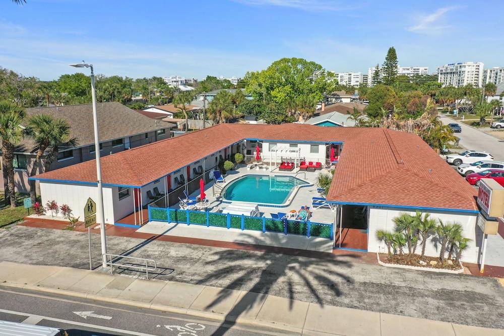 Sun Island Motel photo 75
