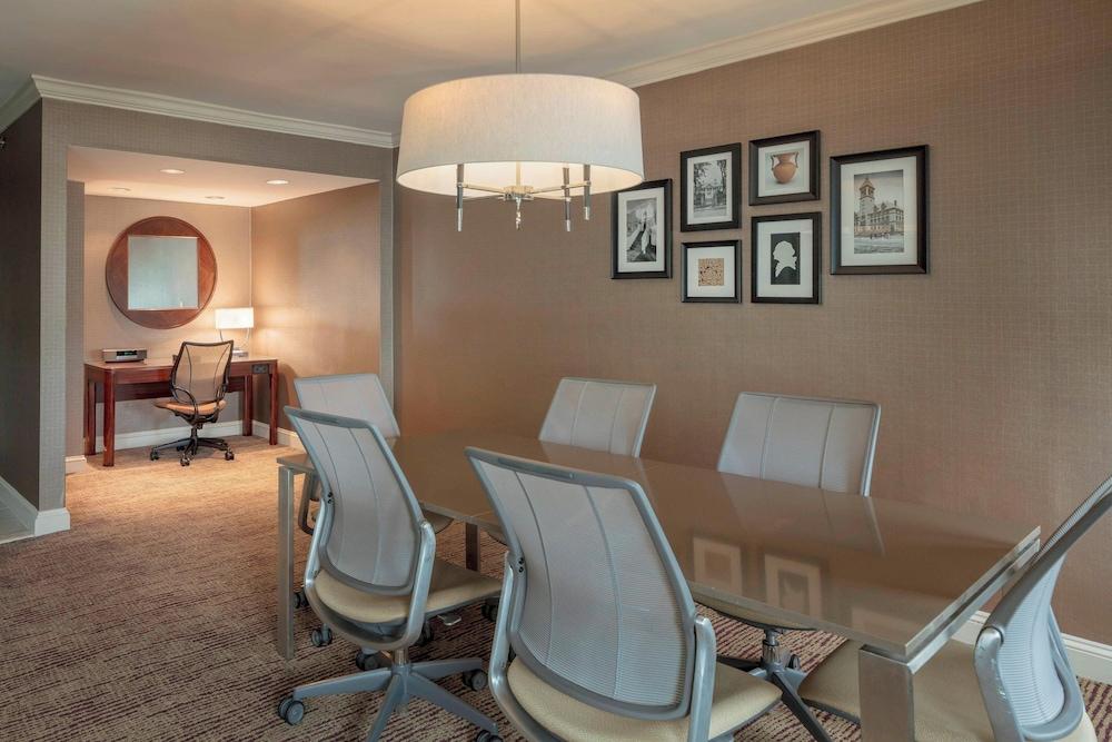 Sheraton Commander Hotel photo 48