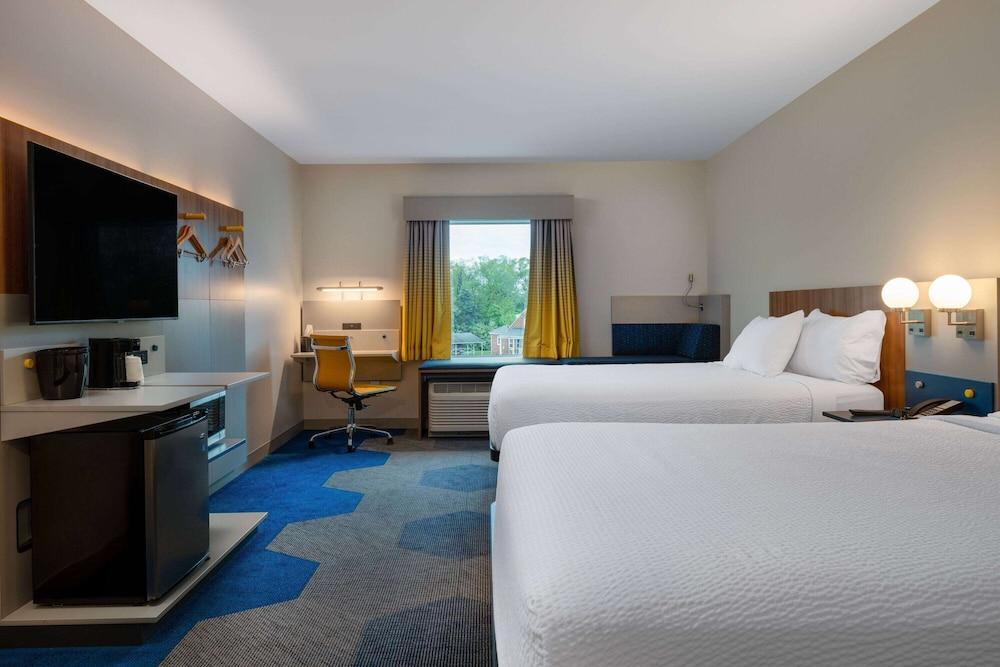 Microtel Inn & Suites by Wyndham Winchester photo 8