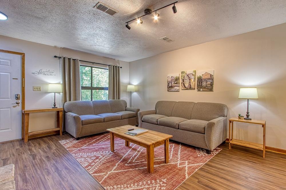 Pinecrest Townhomes-1K2Q- Renovated photo 24