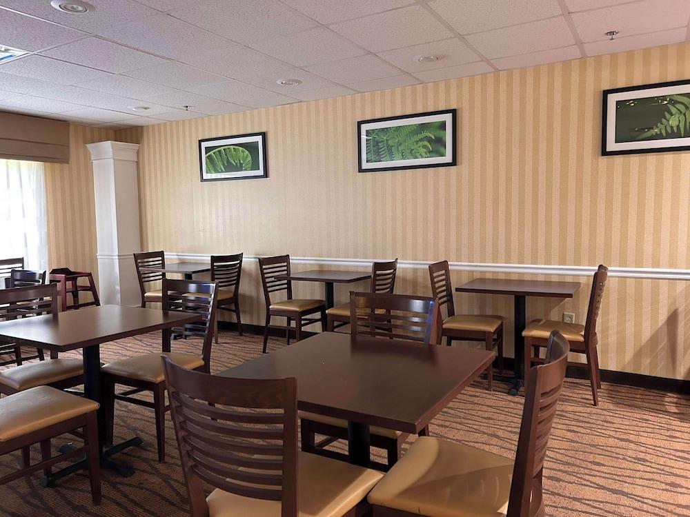 SureStay by Best Western Pearl Jackson Airport photo 19