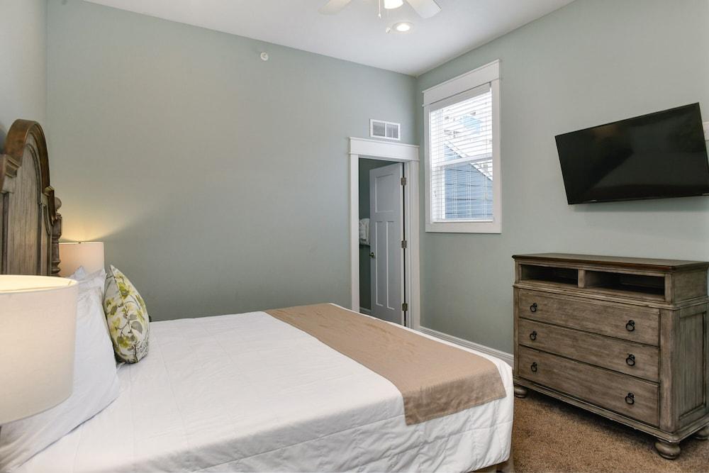 Bransons Nantucket photo 23