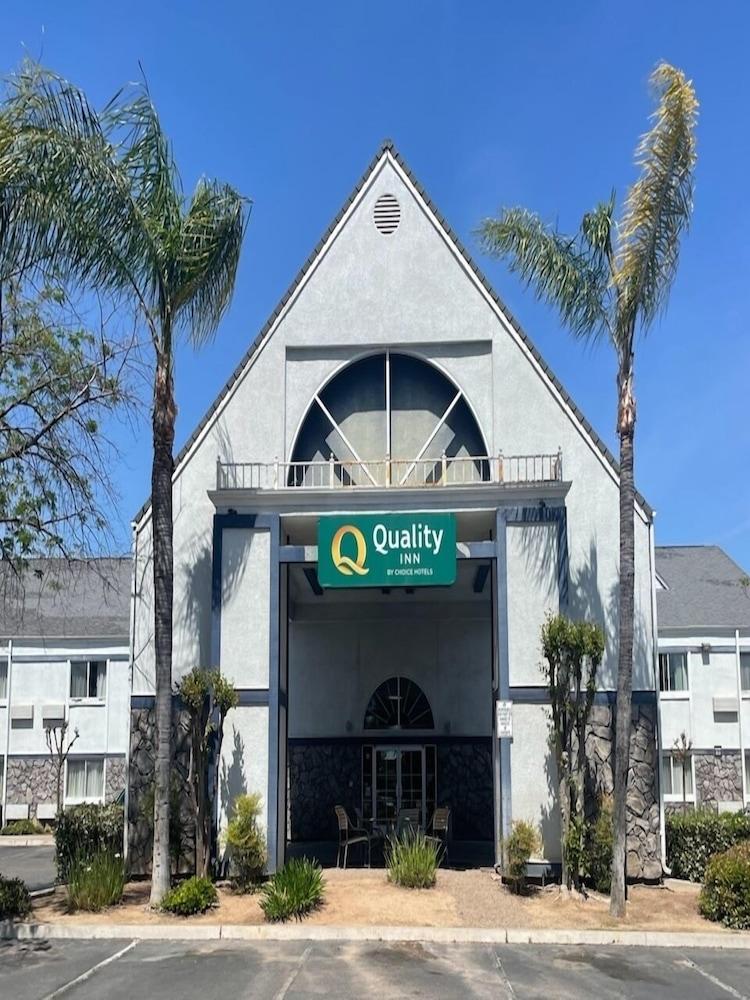 Quality Inn Fresno Yosemite Airport photo 1