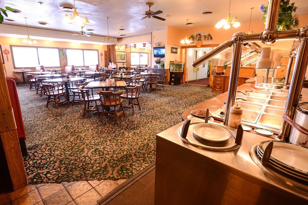 Burlington Inn photo 18
