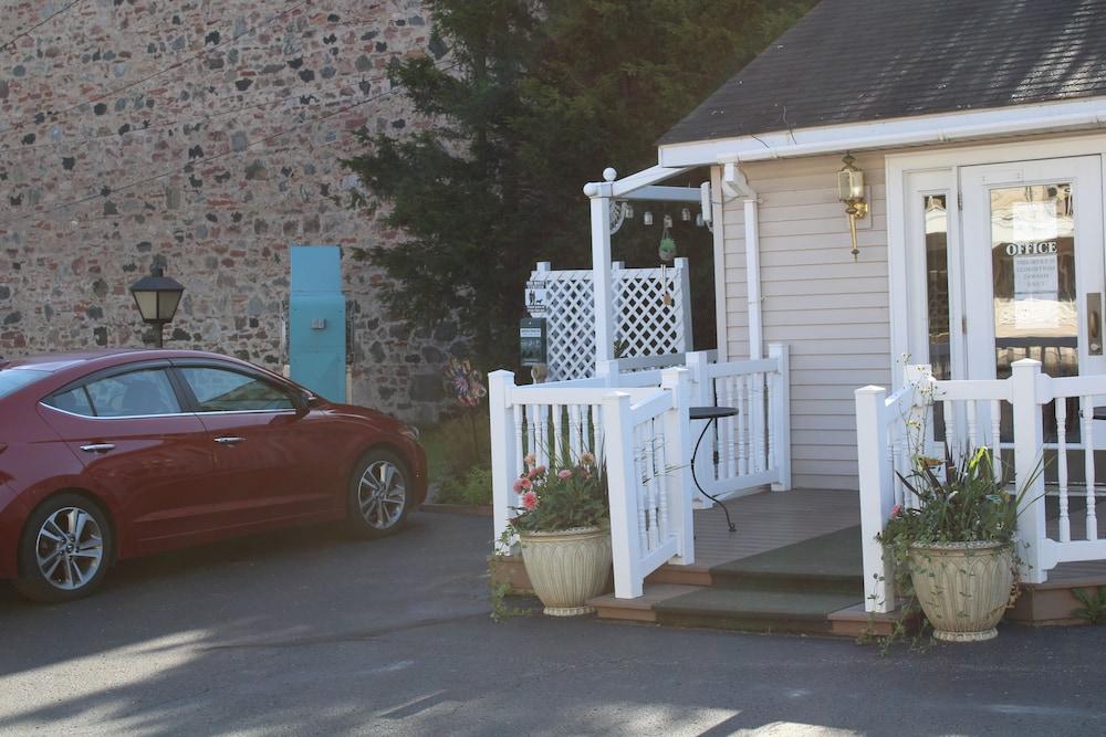 Lockview Motel photo 3