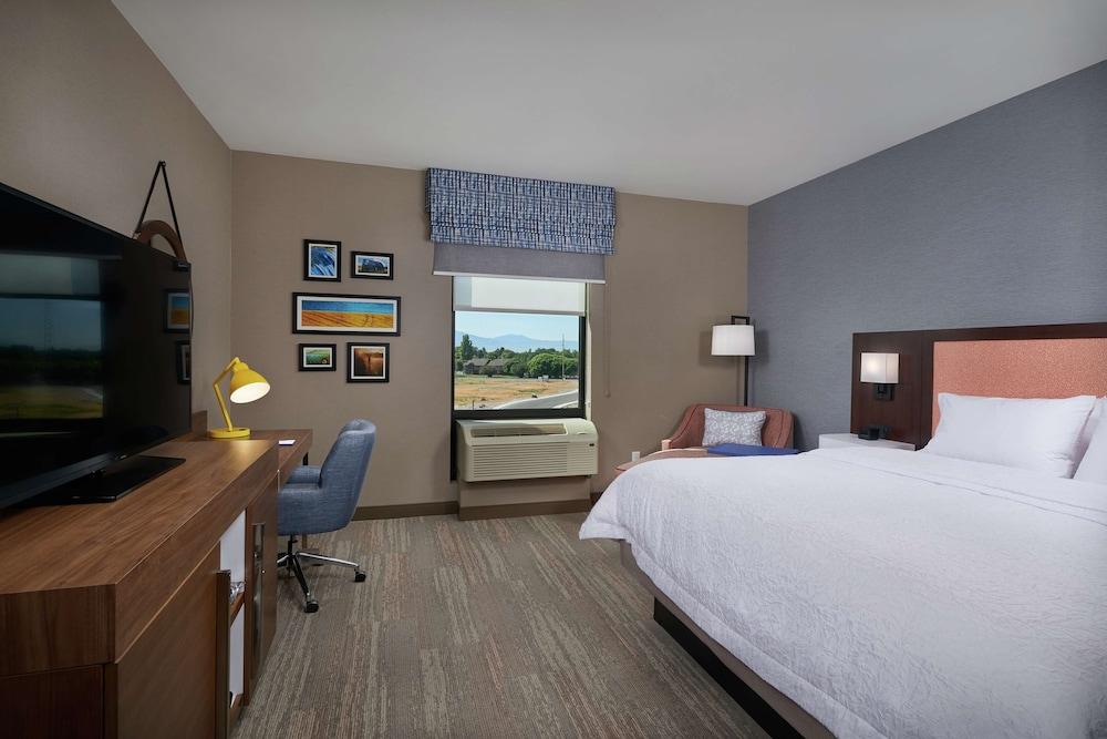 Hampton Inn by Hilton Burley photo 6