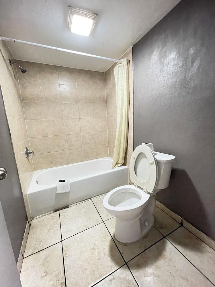 Westerner Motel photo 4