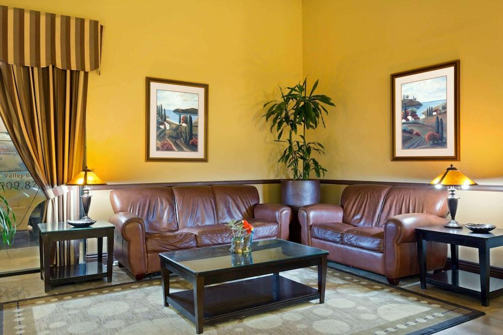 Days Inn by Wyndham Fontana / Rialto photo 7
