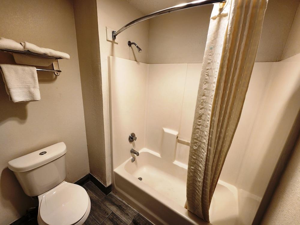 Highland Inn Arlington photo 2