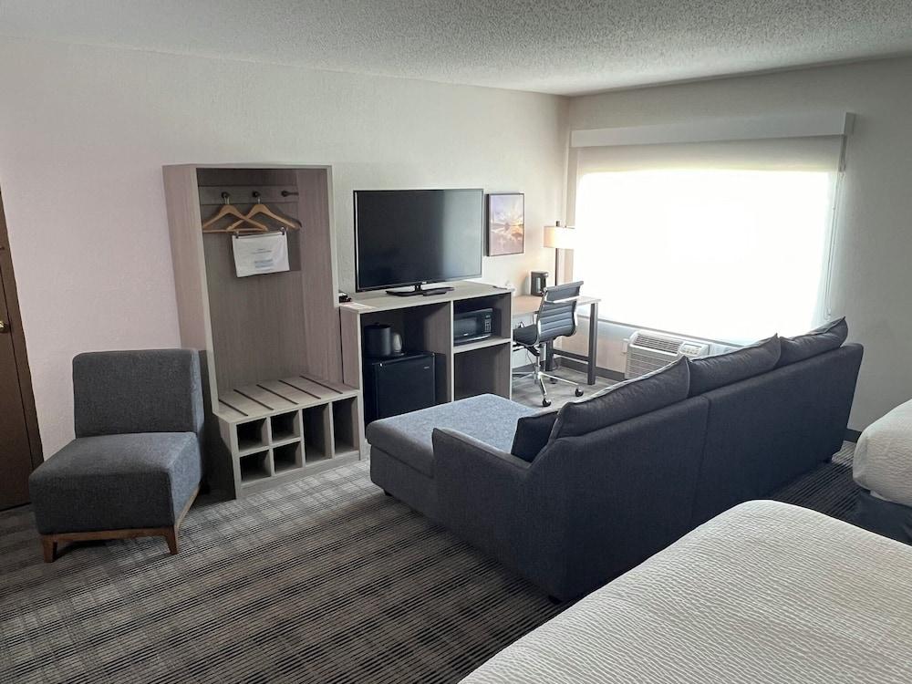 AmericInn by Wyndham Baxter Brainerd photo 9