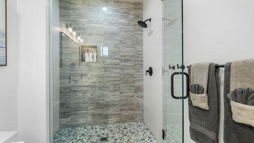 Rise Suites Oceanside photo 49
