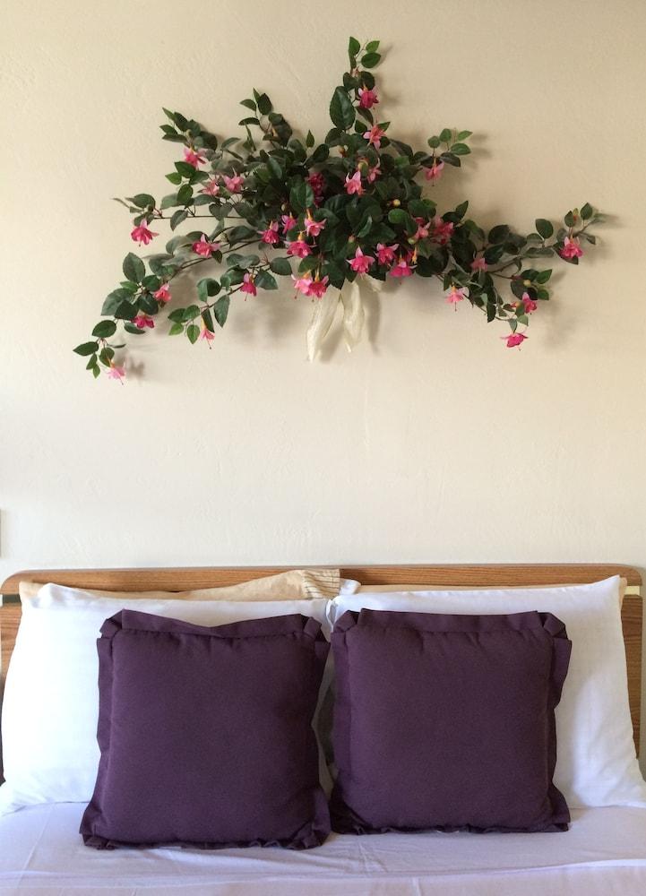 Sundown Inn photo 48