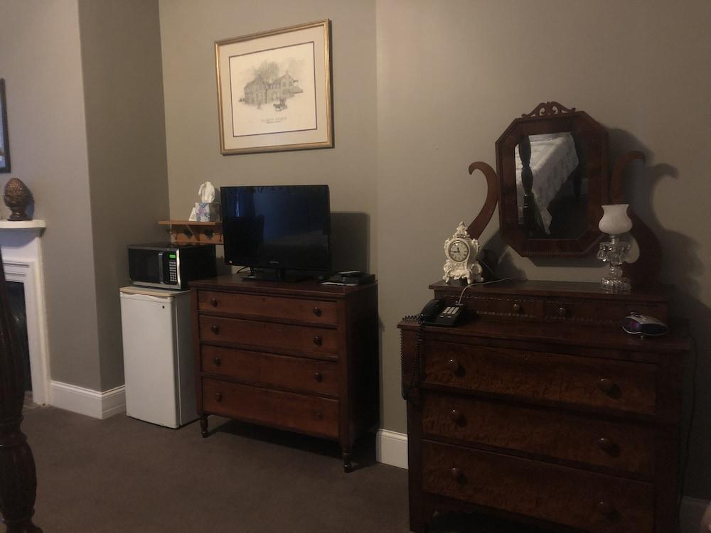 Talbott Inn photo 10