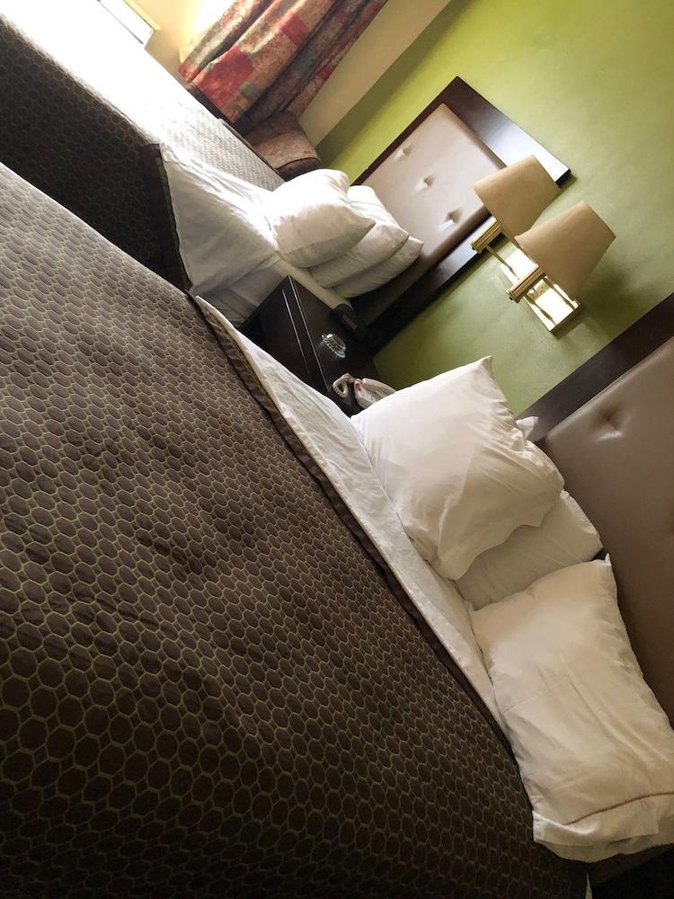 Econo Lodge Inn & Suites Warsaw photo 4