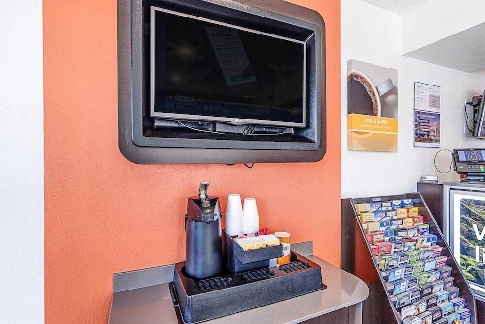 Motel 6 Modesto CA photo 22