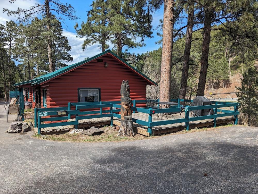 Ponderosa Pines Inn and Cabins photo 4
