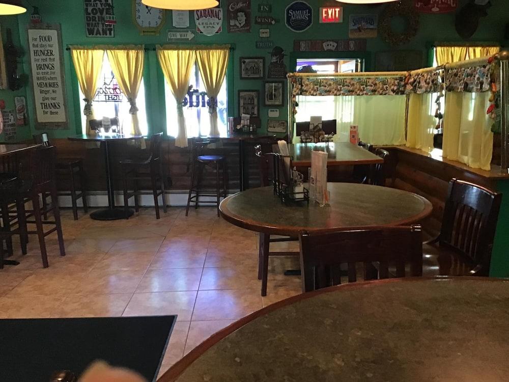 The Halfway House Motel photo 20