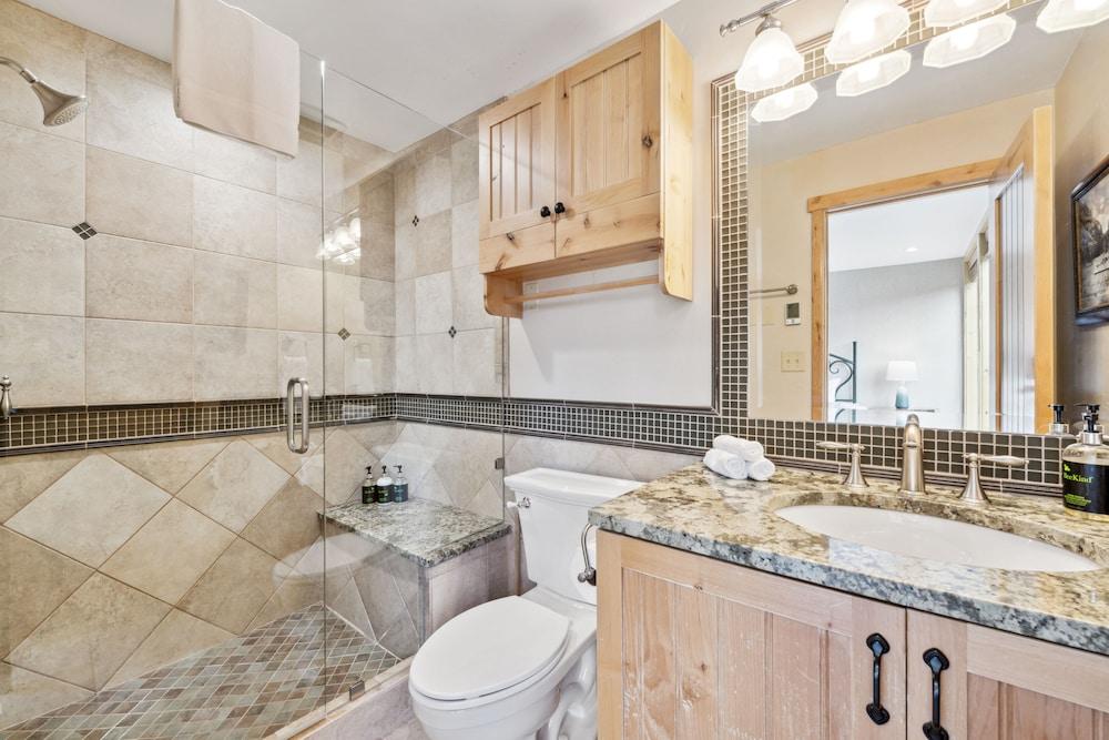 The Vail Spa Condominiums photo 63